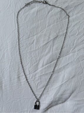 Brand New Vintage Y2K Inspo Grunge Silver Chain Padlock Pendant Charm Necklace